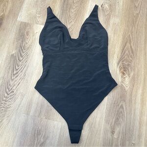 NWT SHAPELLX Black Shapewear Thong Bodysuit with Plunging V-Neckline size L